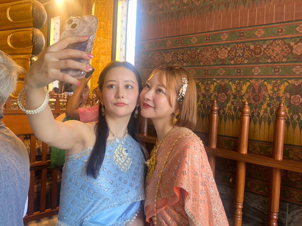 民族衣装で寺院巡りinバンコク｜タイ 通訳・観光ガイドの料金が安い！